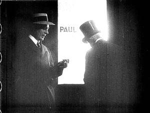 Screenshot of Vitagraph's thriller The Mystery of Temple Court